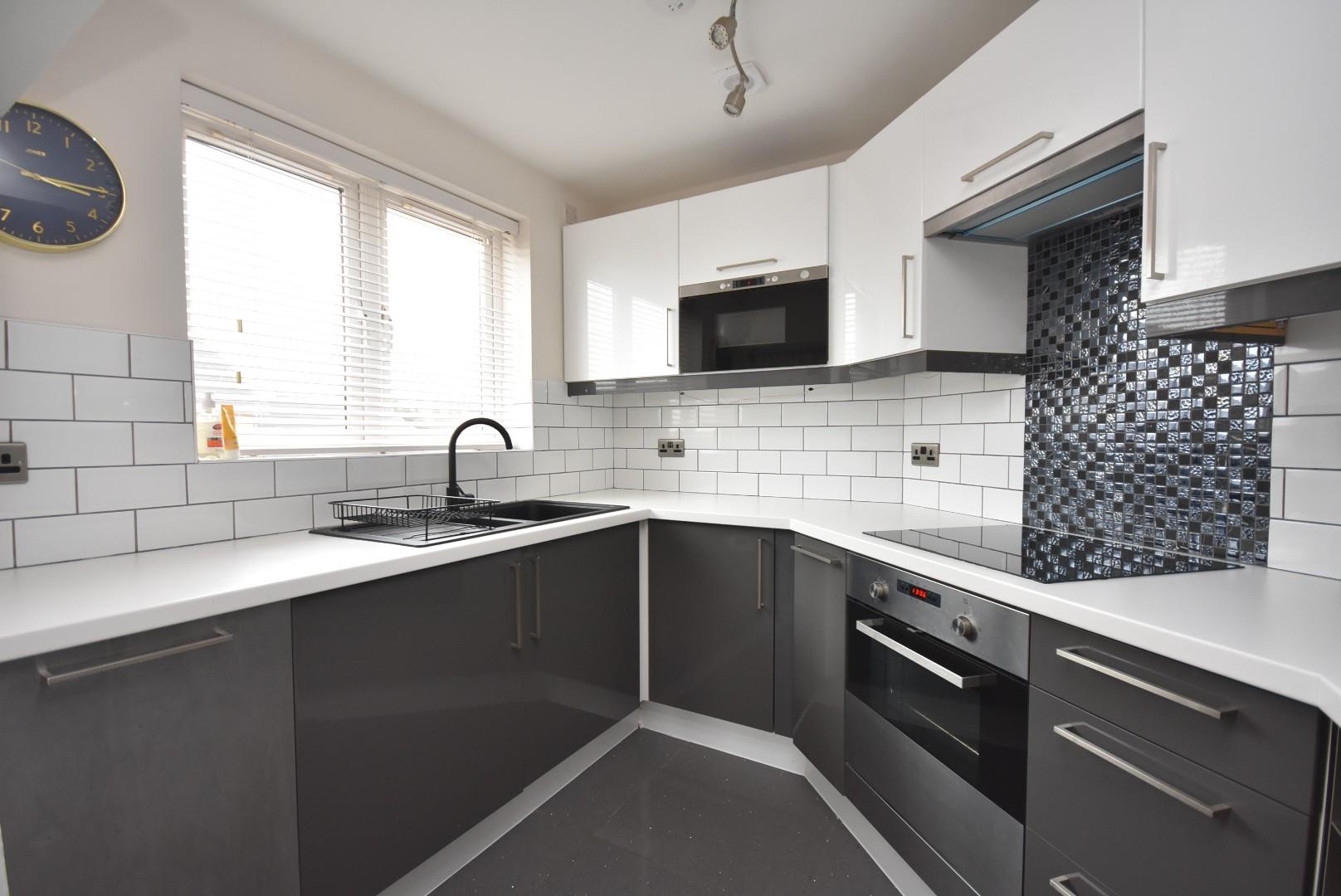 9 Glan Y Mor, Y Rhodfa, Barry, CF63 4BB